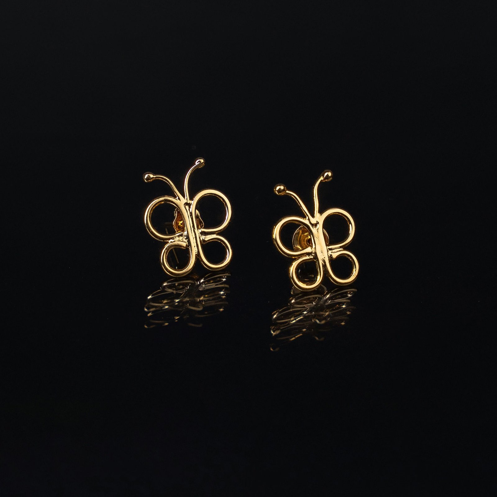 Arete Mariposa Hilo Oro